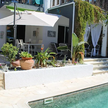 Gemuetlich-modernes Ferienhaus-2 Schlafz-privater Pool-garten-5min Bis Coral Bay