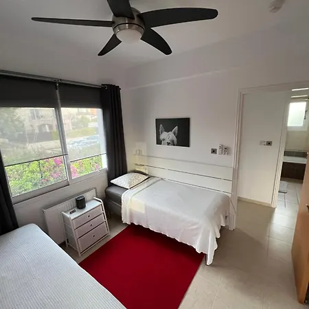 Gemuetlich-modernes Ferienhaus-2 Schlafz-privater Pool-garten-5min Bis Coral Bay Peyia