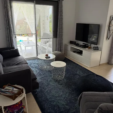 Gemuetlich-modernes Ferienhaus-2 Schlafz-privater Pool-garten-5min Bis Coral Bay Tatil Evi