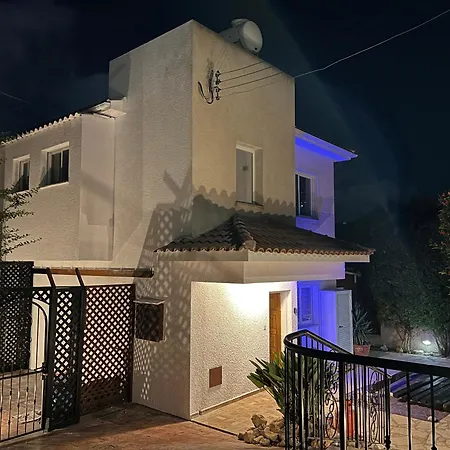 Gemuetlich-modernes Ferienhaus-2 Schlafz-privater Pool-garten-5min Bis Coral Bay