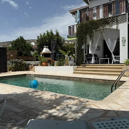 Gemuetlich-modernes Ferienhaus-2 Schlafz-privater Pool-garten-5min Bis Coral Bay Tatil Evi