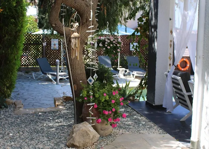 Gemuetlich-modernes Ferienhaus-2 Schlafz-privater Pool-garten-5min Bis Coral Bay