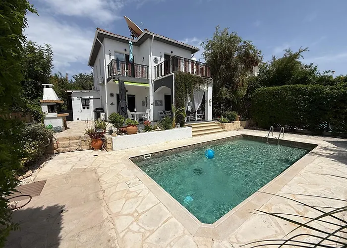 Gemuetlich-modernes Ferienhaus-2 Schlafz-privater Pool-garten-5min Bis Coral Bay Hébergement de vacances *