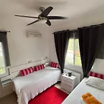 بيت للعطل Gemuetlich-modernes Ferienhaus-2 Schlafz-privater Pool-garten-5min Bis Coral Bay بييا