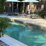 Gemuetlich-modernes Ferienhaus-2 Schlafz-privater Pool-garten-5min Bis Coral Bay *