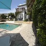 Gemuetlich-modernes Ferienhaus-2 Schlafz-privater Pool-garten-5min Bis Coral Bay *
