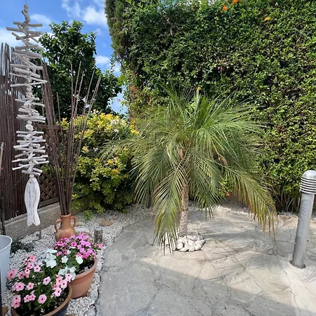 Gemuetlich-modernes Ferienhaus-2 Schlafz-privater Pool-garten-5min Bis Coral Bay Peyia