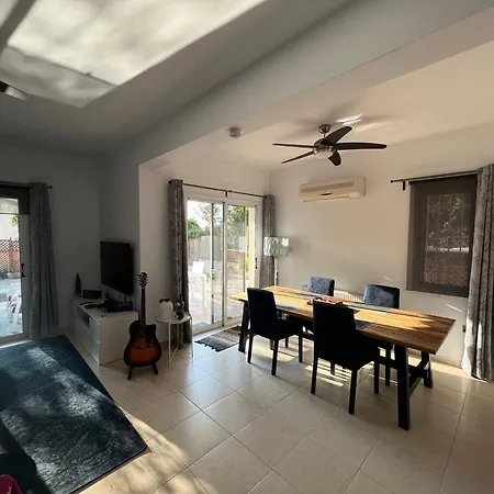 Gemuetlich-modernes Ferienhaus-2 Schlafz-privater Pool-garten-5min Bis Coral Bay