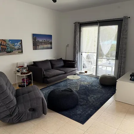 Gemuetlich-modernes Ferienhaus-2 Schlafz-privater Pool-garten-5min Bis Coral Bay 別荘