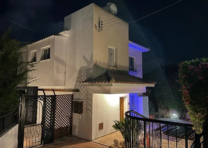 Gemuetlich-modernes Ferienhaus-2 Schlafz-privater Pool-garten-5min Bis Coral Bay